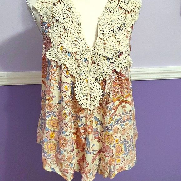 Solitaire Boho Cottagecore Cream Floral Crochet Sleeveless Flowy Top - Picture 1 of 7